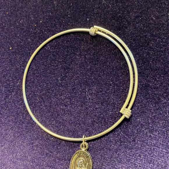 5/$50 Adjustable Silver Bracelet
With a silver double sided Medallion - Picture 4 of 10